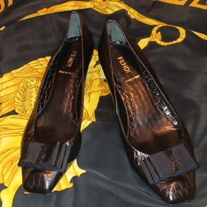 Authentic Fendi Black Leather 🐊 Woman's Shoes 👟👟👟👟
